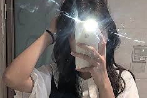 萧亚轩安徽春晚耍大牌与节目组冲突 网友称mm太小