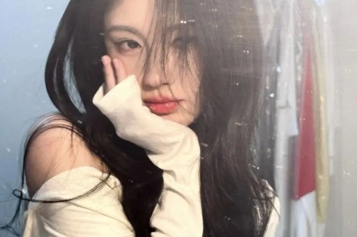 出轨风波后首现身宋宁峰被网友在无锡蠡湖公园偶遇带一双儿女